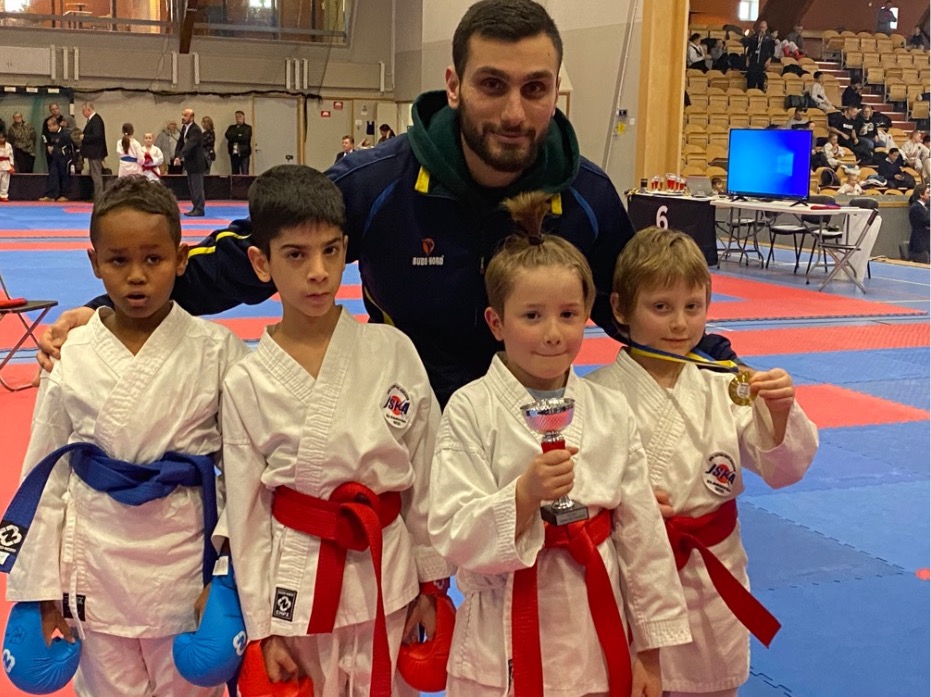 Kids Cup Anshan grabbar.jpg Re