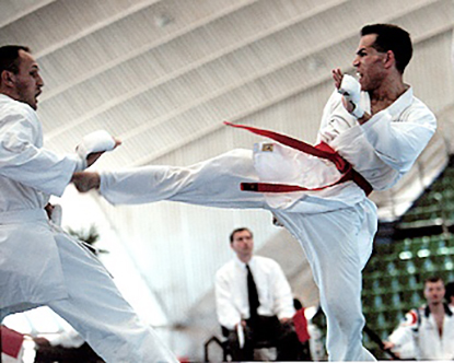 Reza Mohzeni in action